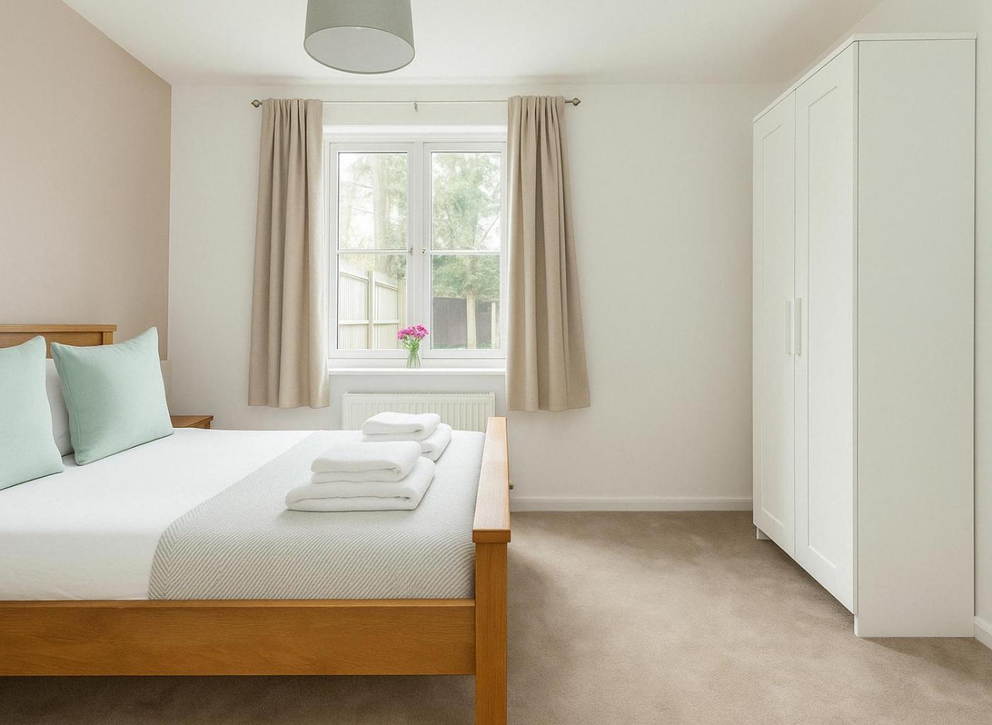 2 Bed Garden Flat In Clapham Apartment *